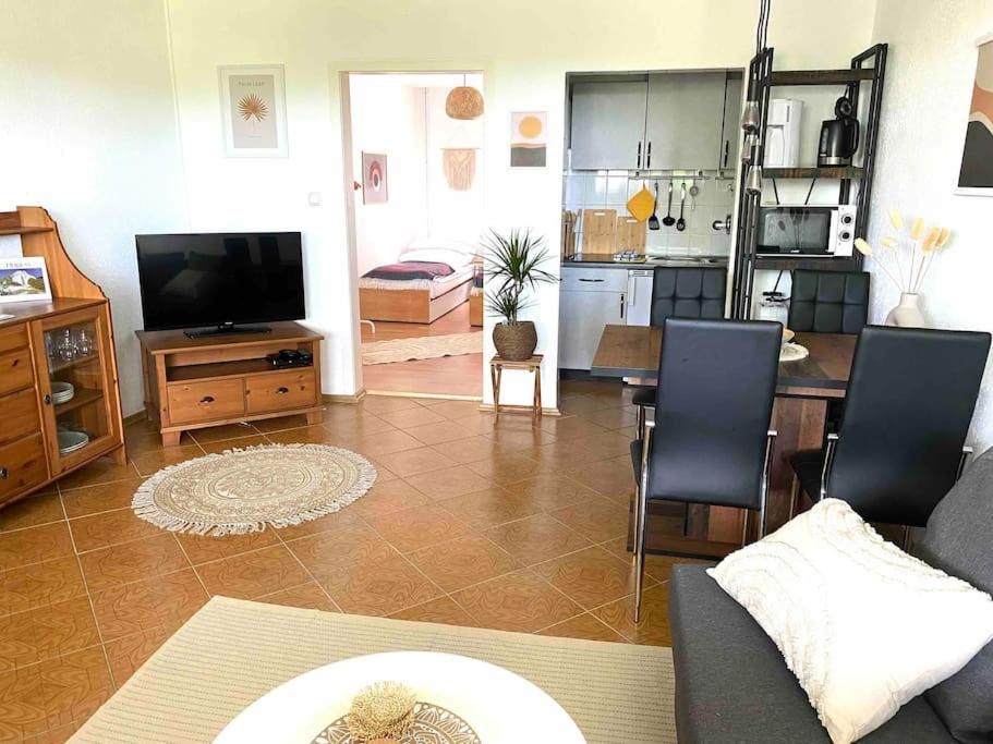 Ferienwohnung Nr. 1 Terrasse Bodden Kanu Bootssteg Zudar Екстериор снимка